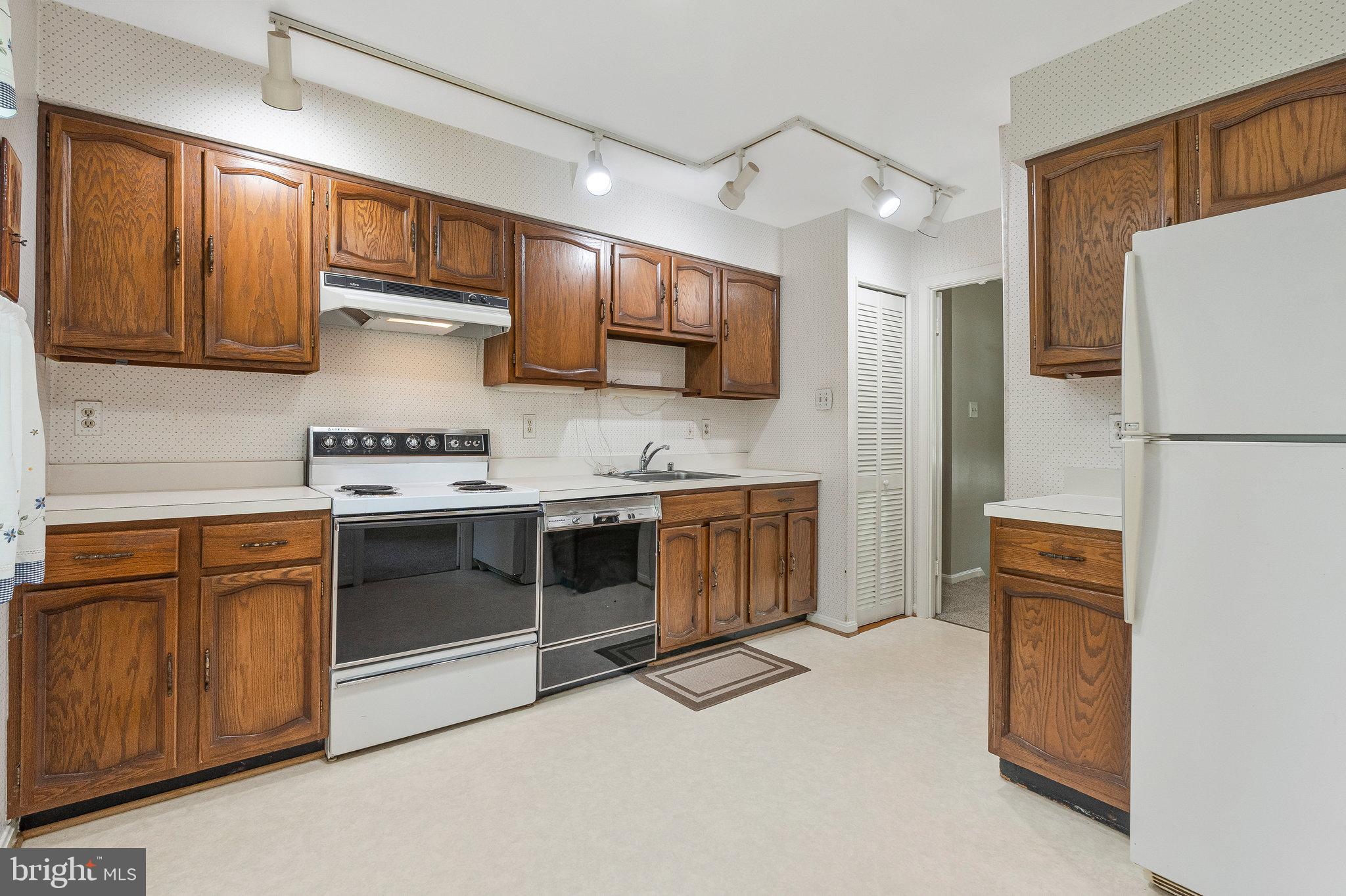 201 Morven Park Road Northwest Leesburg, VA 20176 - Photo 12 of 39 Gallery Image 12