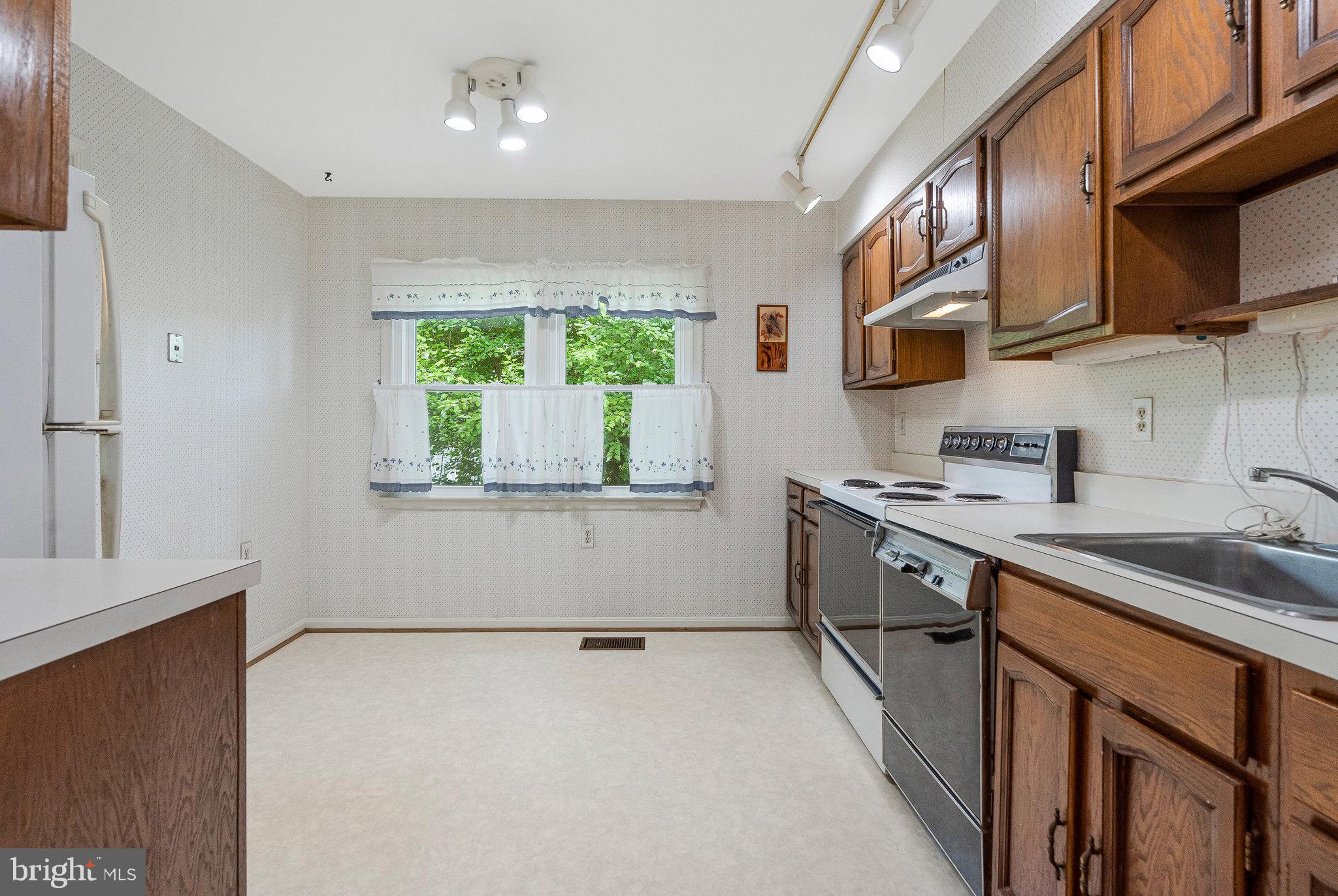 201 Morven Park Road Northwest Leesburg, VA 20176 - Photo 14 of 39 Gallery Image 14