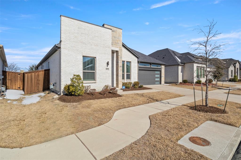 1032 Boardwalk Road Allen, TX 75013 - Photo 3 of 30