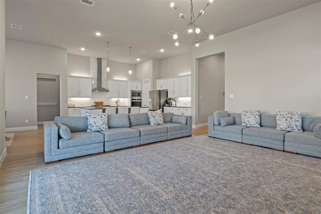 1032 Boardwalk Road Allen, TX 75013 - Photo 5 of 30