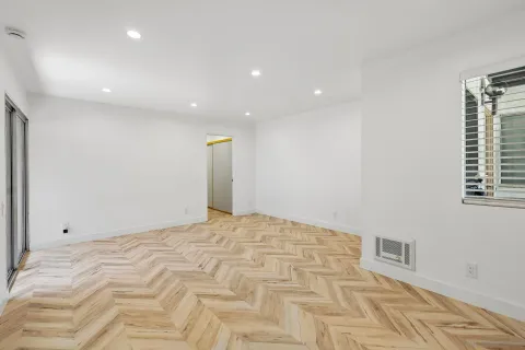 $369,900 | 8015 Caminito De Pizza, Unit E, San Diego, CA 92108