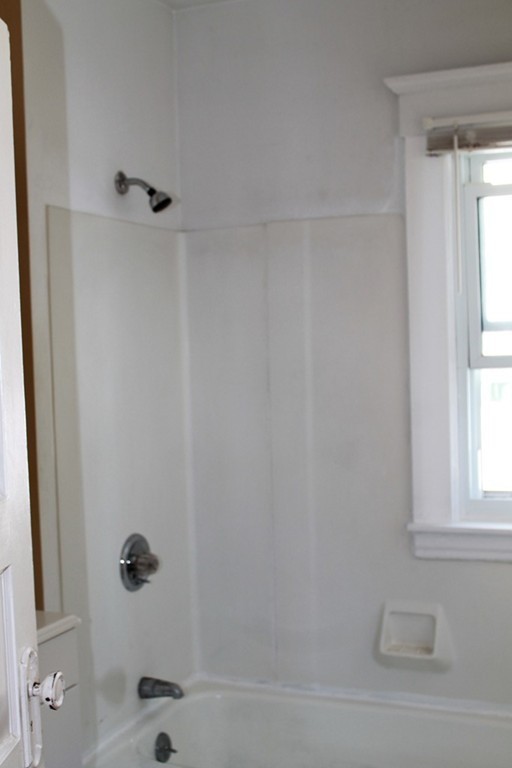 57-59 Sterling Street Springfield, MA 01107 - Photo 18 of 31 Gallery Image 18