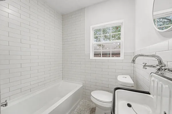 $2,250 | 511 Joyce Street, Houston, TX 77009