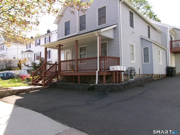 $2,195 | 858 Hope Street, Unit 1, Stamford, CT 06907
