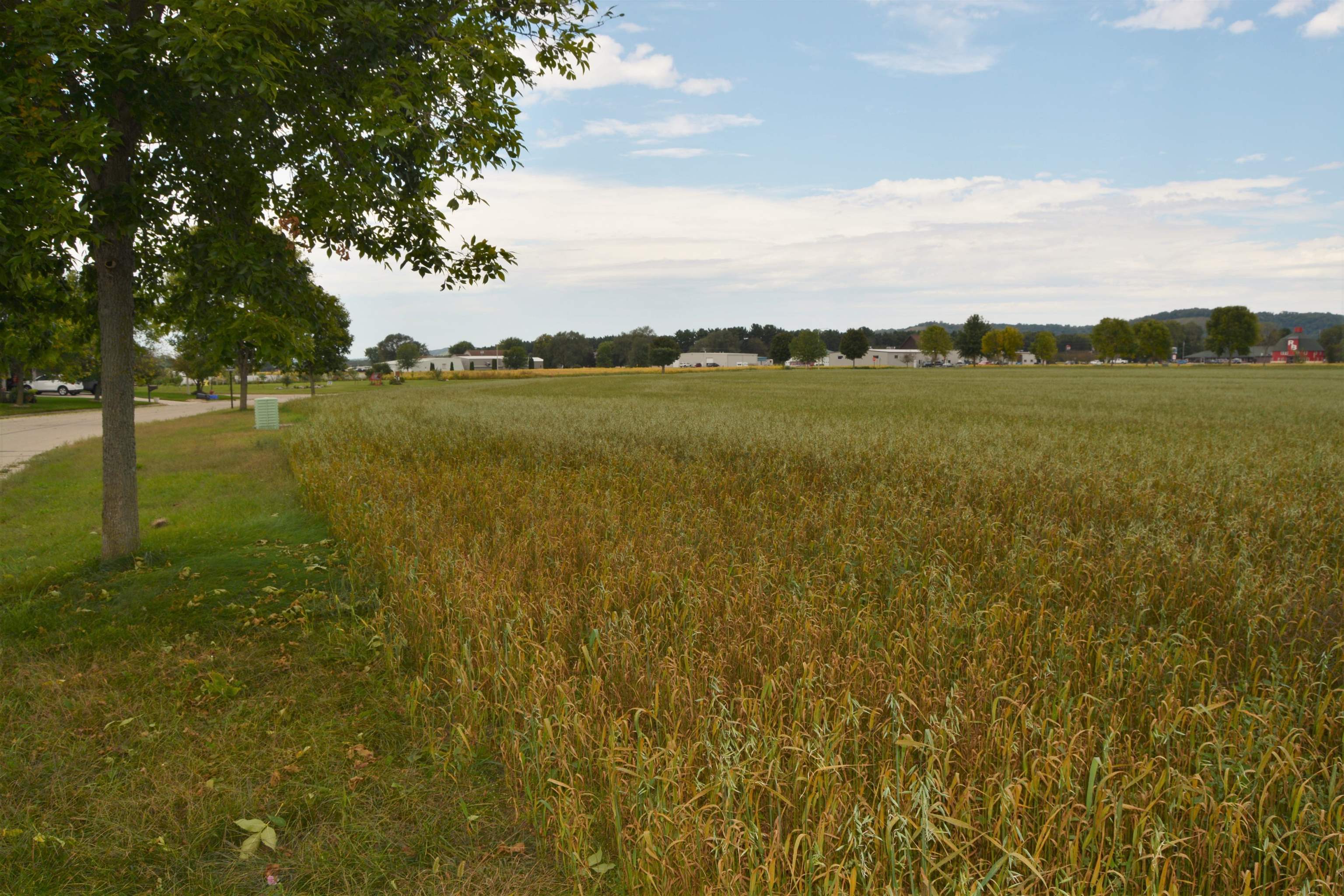 47 Sommerset Spring Green Spring Green, WI 53588 - Photo 2 of 34