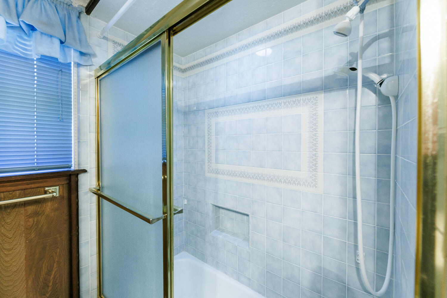 4419 79th Street Lubbock, TX 79424 - Photo 37 of 47 Tub / Shower Combo