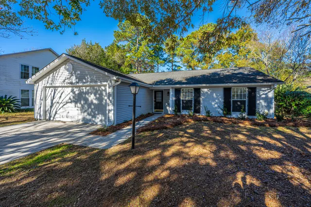 $700,000 | 1968 Presidio Drive, Mount Pleasant, SC 29466