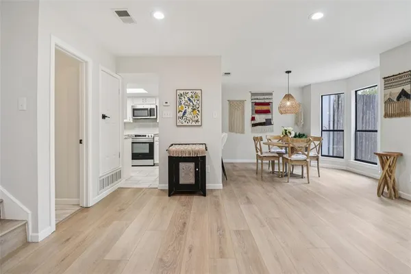 $425,000 | 1428 Hampton Road, Grapevine, TX 76051