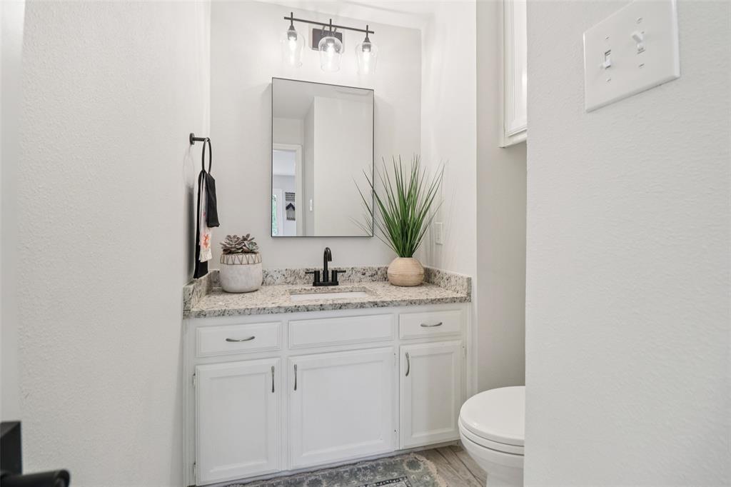 1428 Hampton Road Grapevine, TX 76051 - Photo 13 of 30