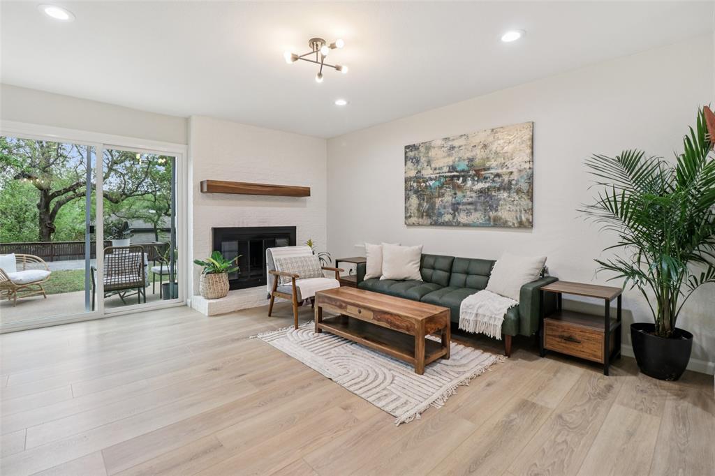 1428 Hampton Road Grapevine, TX 76051 - Photo 2 of 30