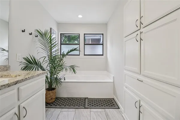 $425,000 | 1428 Hampton Road, Grapevine, TX 76051