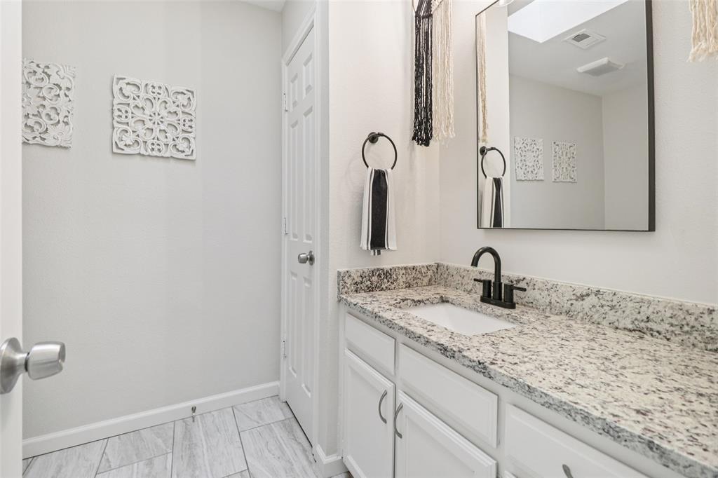 1428 Hampton Road Grapevine, TX 76051 - Photo 21 of 30