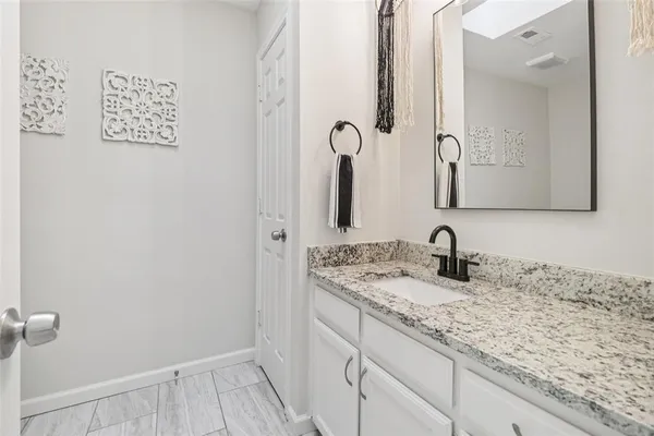 $425,000 | 1428 Hampton Road, Grapevine, TX 76051