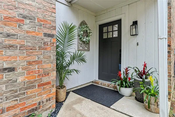 $425,000 | 1428 Hampton Road, Grapevine, TX 76051