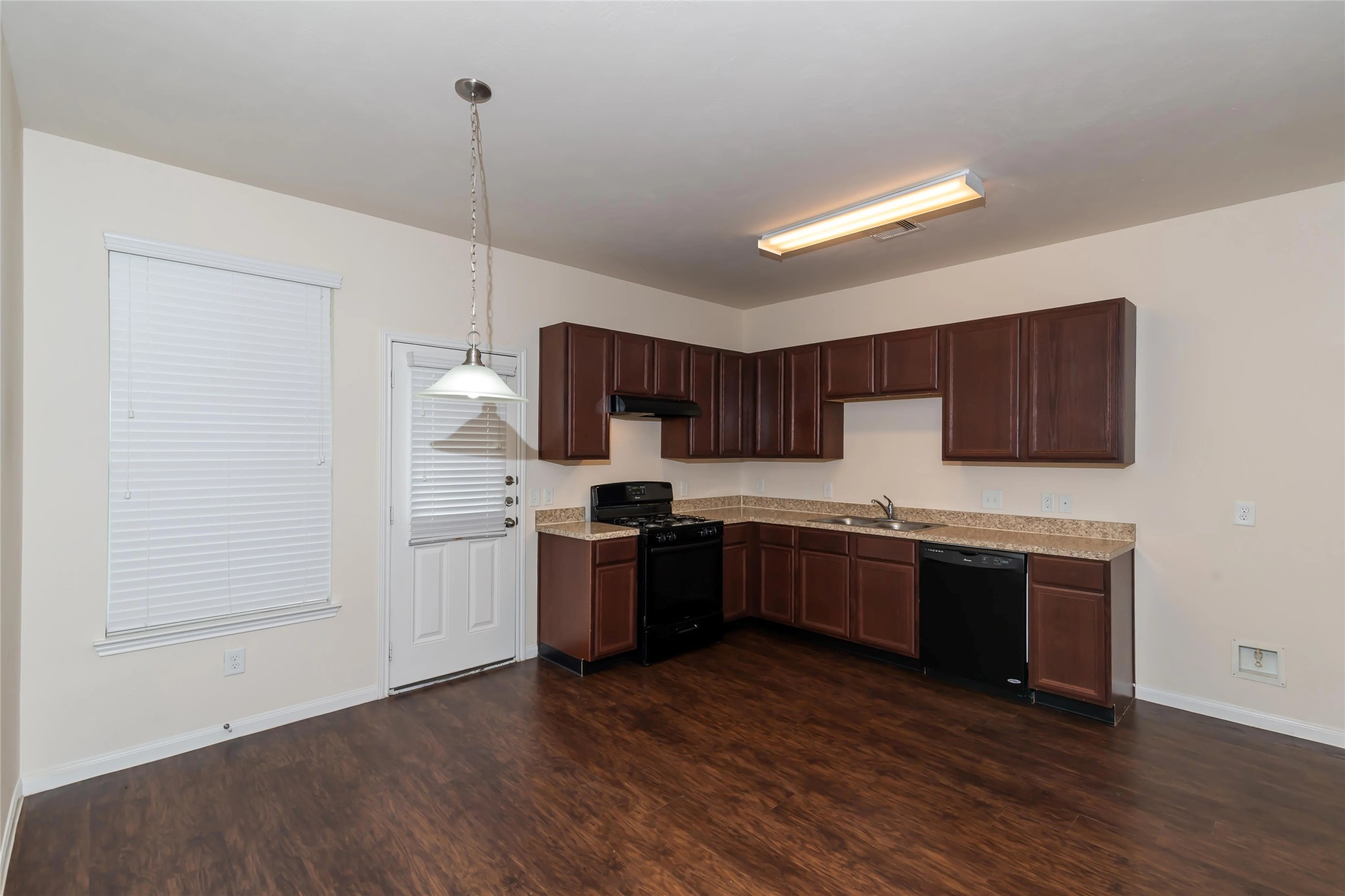 9723 Cira Court Houston, TX 77044 - Photo 2 of 11