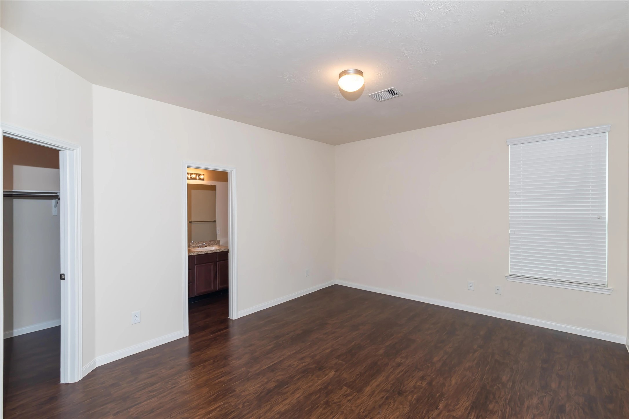 9723 Cira Court Houston, TX 77044 - Photo 6 of 11