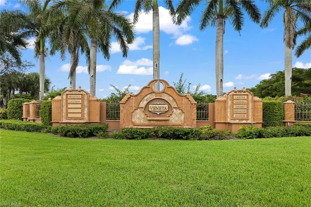 a view of a back yard of the house