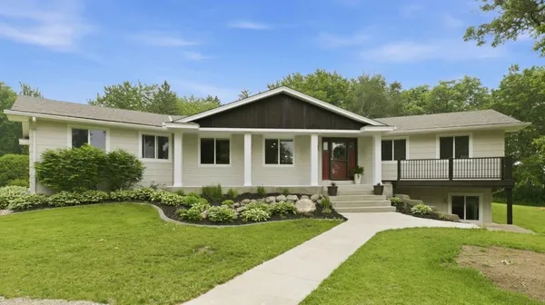 $724,900 | 16807 206th Circle, Hutchinson, MN 55350