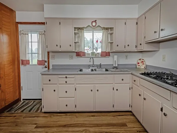 $274,900 | 1 Westwood Drive, Jeannette, PA 15644