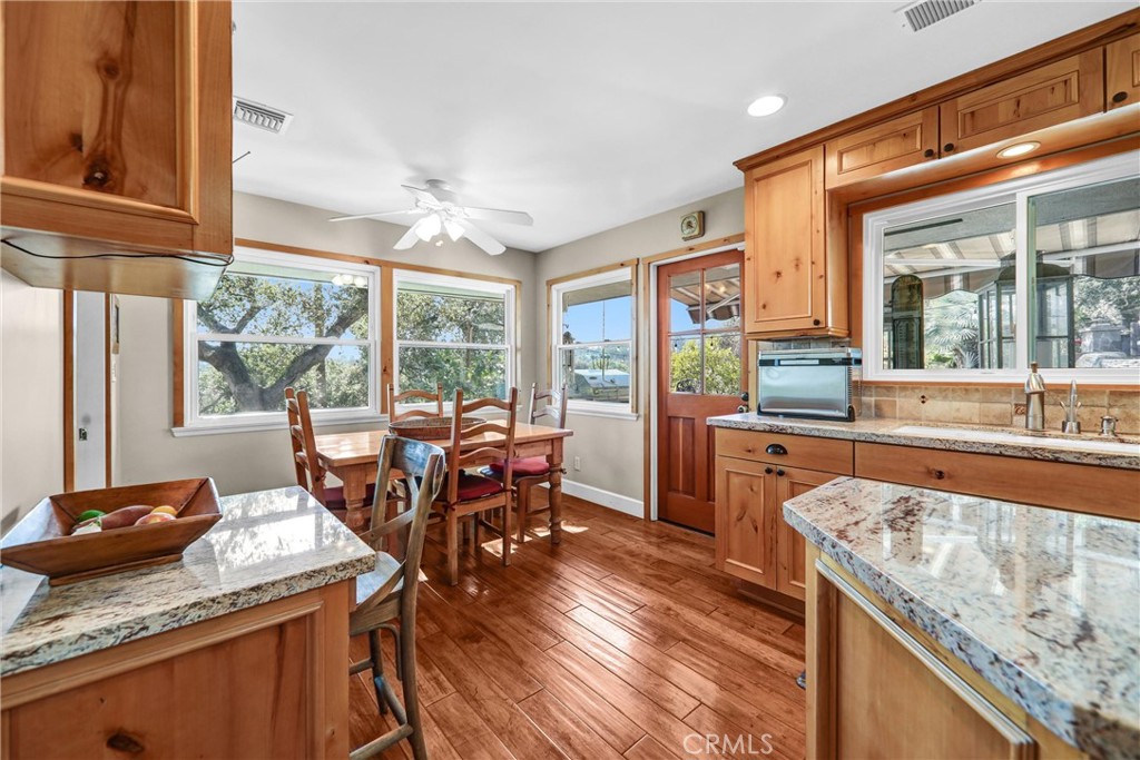 337 Meadow Lane Monrovia, CA 91016 - Photo 13 of 28