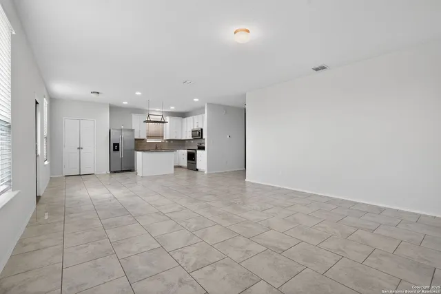 $2,095 | 324 Autumn Rouge, New Braunfels, TX 78130