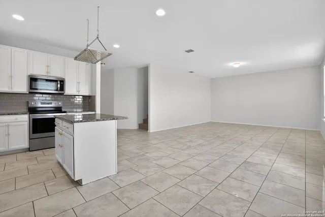 $2,095 | 324 Autumn Rouge, New Braunfels, TX 78130