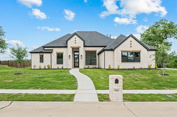 $790,000 | 116 Oak Grove Lane, Boyd, TX 76023