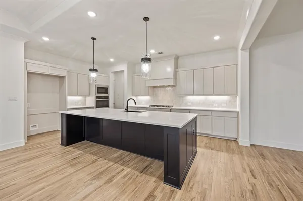 $790,000 | 116 Oak Grove Lane, Boyd, TX 76023
