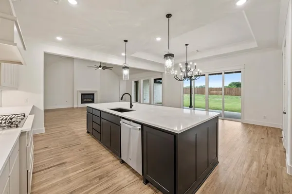 $790,000 | 116 Oak Grove Lane, Boyd, TX 76023