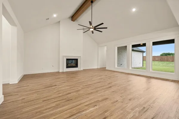 $790,000 | 116 Oak Grove Lane, Boyd, TX 76023