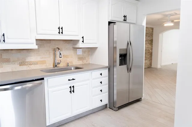 $4,800 | 5464 Northeast 3rd Avenue, Oakland Park, FL 33334