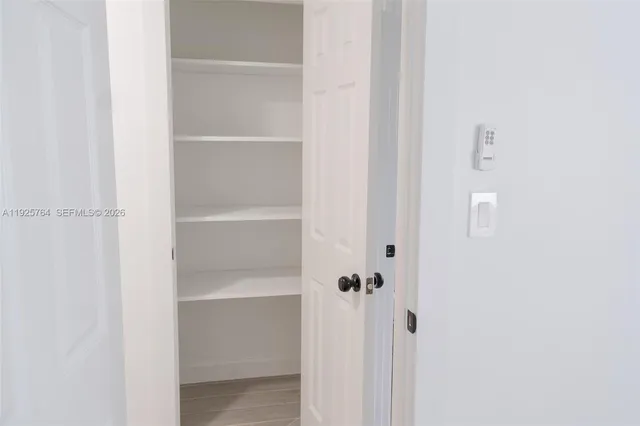 $4,800 | 5464 Northeast 3rd Avenue, Oakland Park, FL 33334