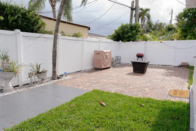 $4,800 | 5464 Northeast 3rd Avenue, Oakland Park, FL 33334