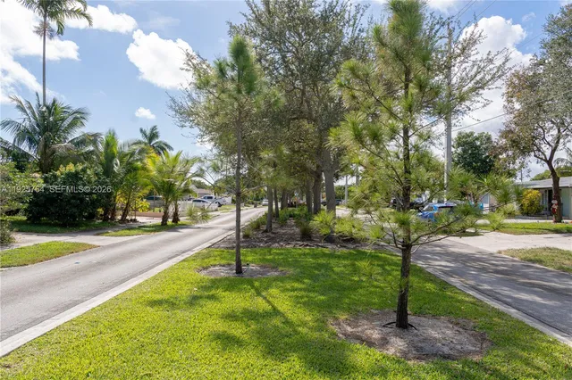 $4,800 | 5464 Northeast 3rd Avenue, Oakland Park, FL 33334