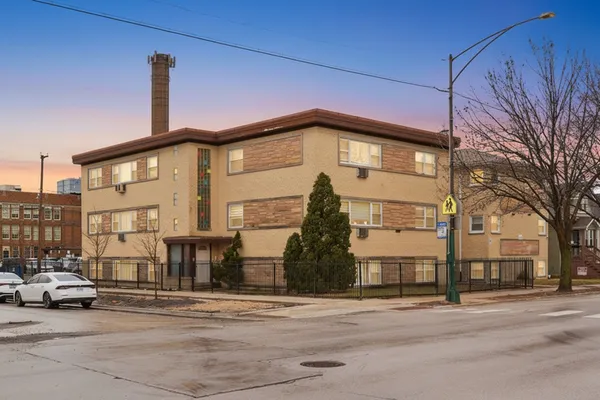 $149,000 | 3057 North Narragansett Avenue, Unit 9, Chicago, IL 60634