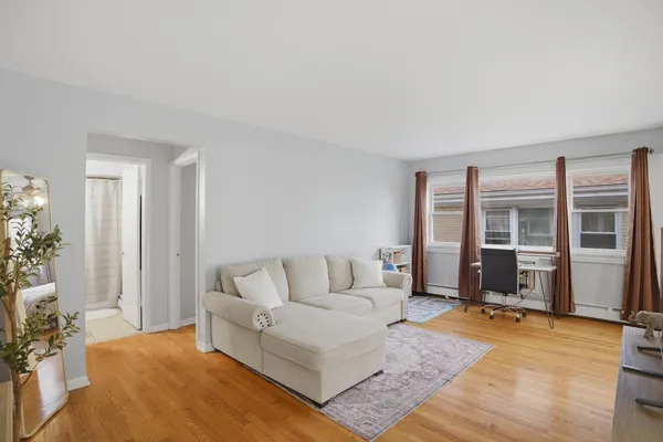 $149,000 | 3057 North Narragansett Avenue, Unit 9, Chicago, IL 60634