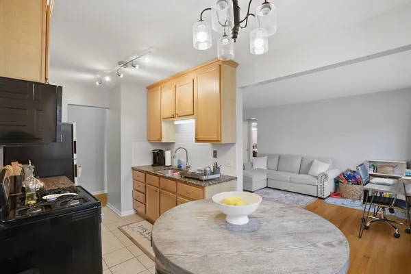 $149,000 | 3057 North Narragansett Avenue, Unit 9, Chicago, IL 60634