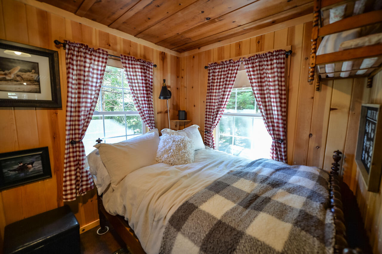 620 Loop Drive Camp Nelson, CA 93265 - Photo 18 of 44 Bunk room