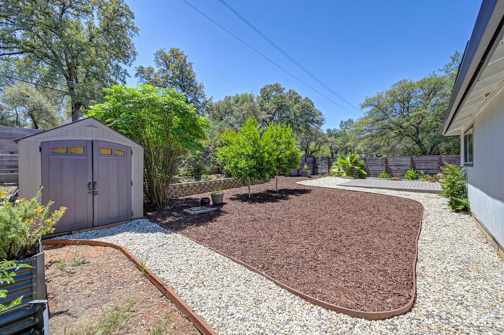 11375 Dry Creek Road Auburn, CA 95602 - Photo 31 of 33