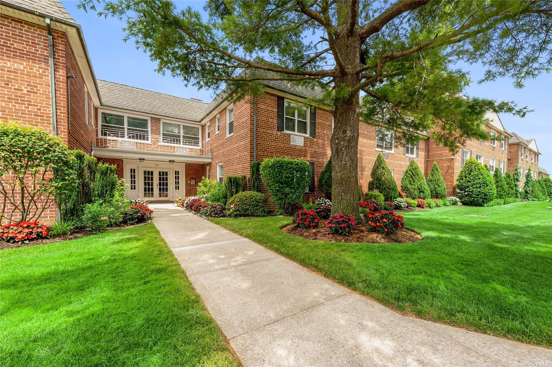 130 South Park Avenue, Unit 2JJ, Rockville Centre, NY 11570 Compass