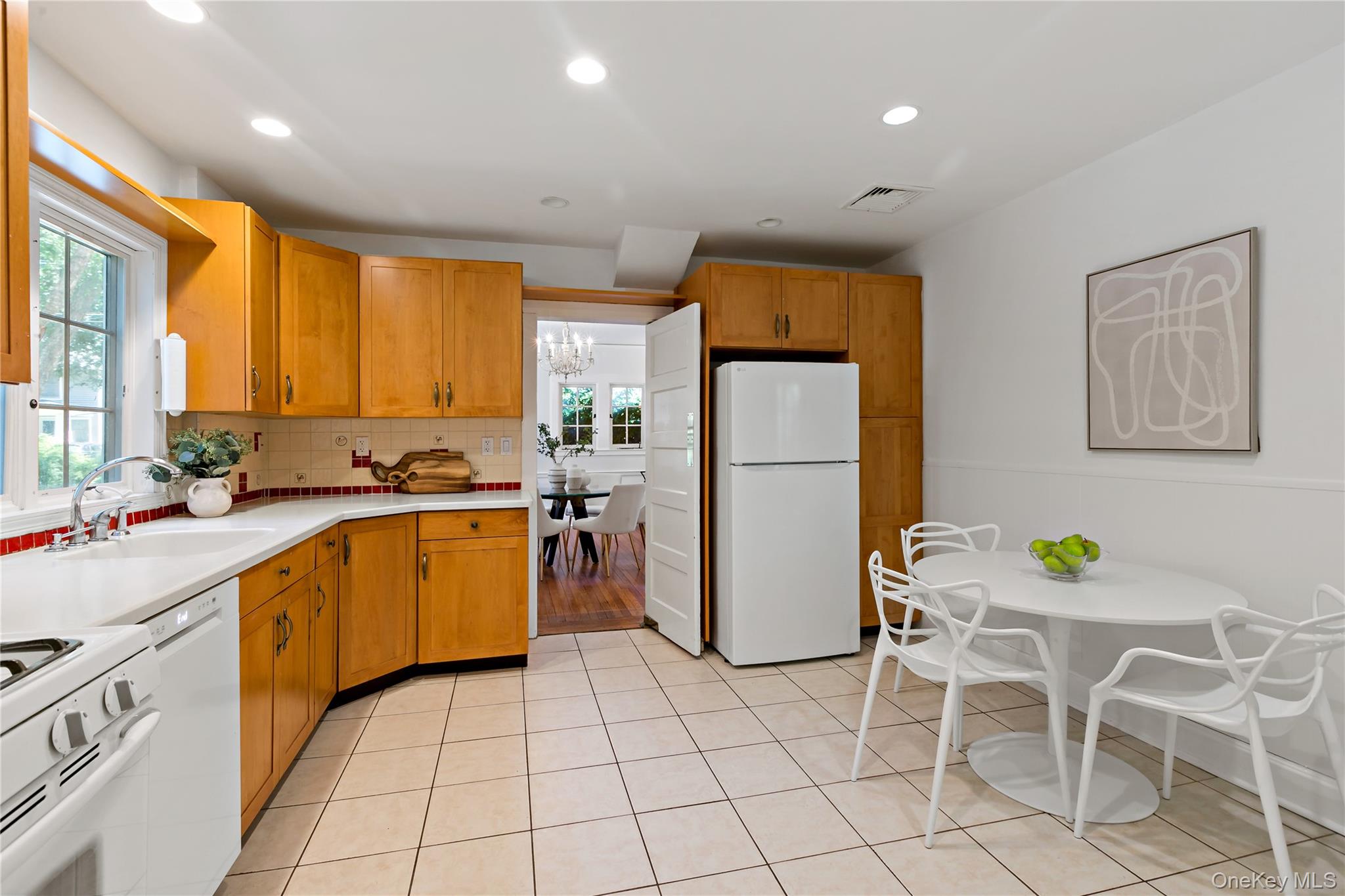 241 Madison Road Scarsdale, NY 10583 - Photo 12 of 33