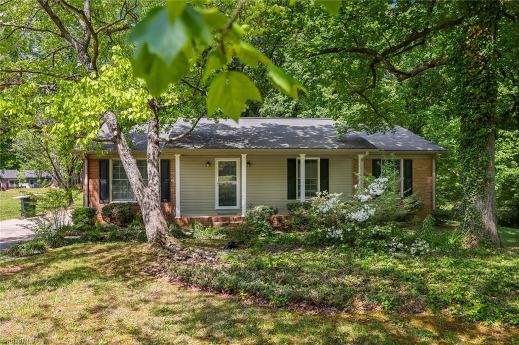 655 Shellhabour Boulevard Rural Hall, NC 27045 - Photo 2 of 30 Gallery Image 2