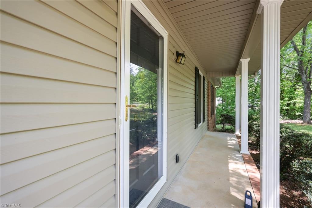 655 Shellhabour Boulevard Rural Hall, NC 27045 - Photo 5 of 30 Gallery Image 5