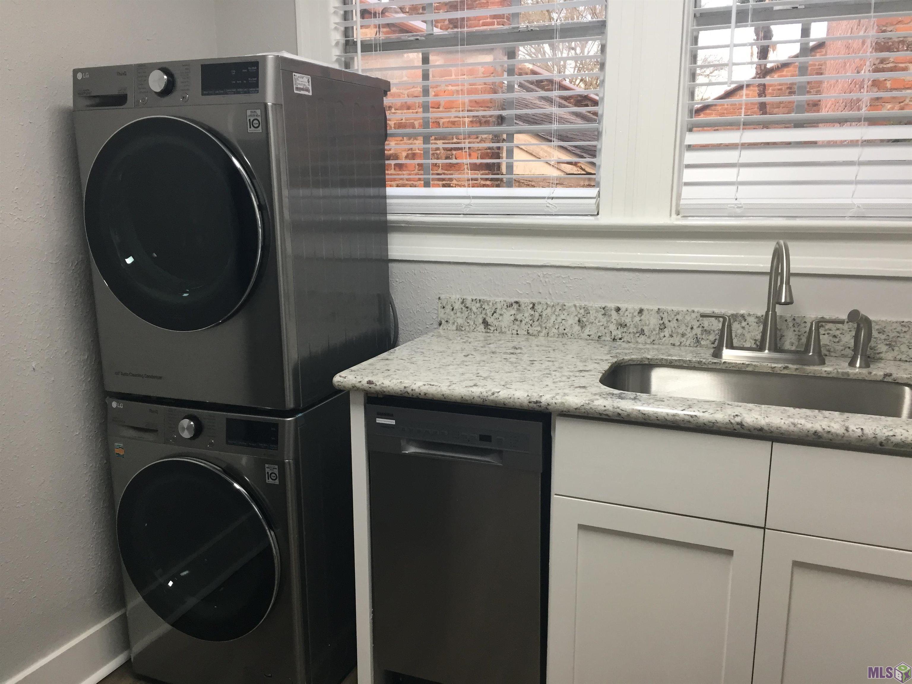 718 Park Boulevard, Unit 3 Baton Rouge, LA 70806 - Photo 6 of 12 Washer/Dryer included