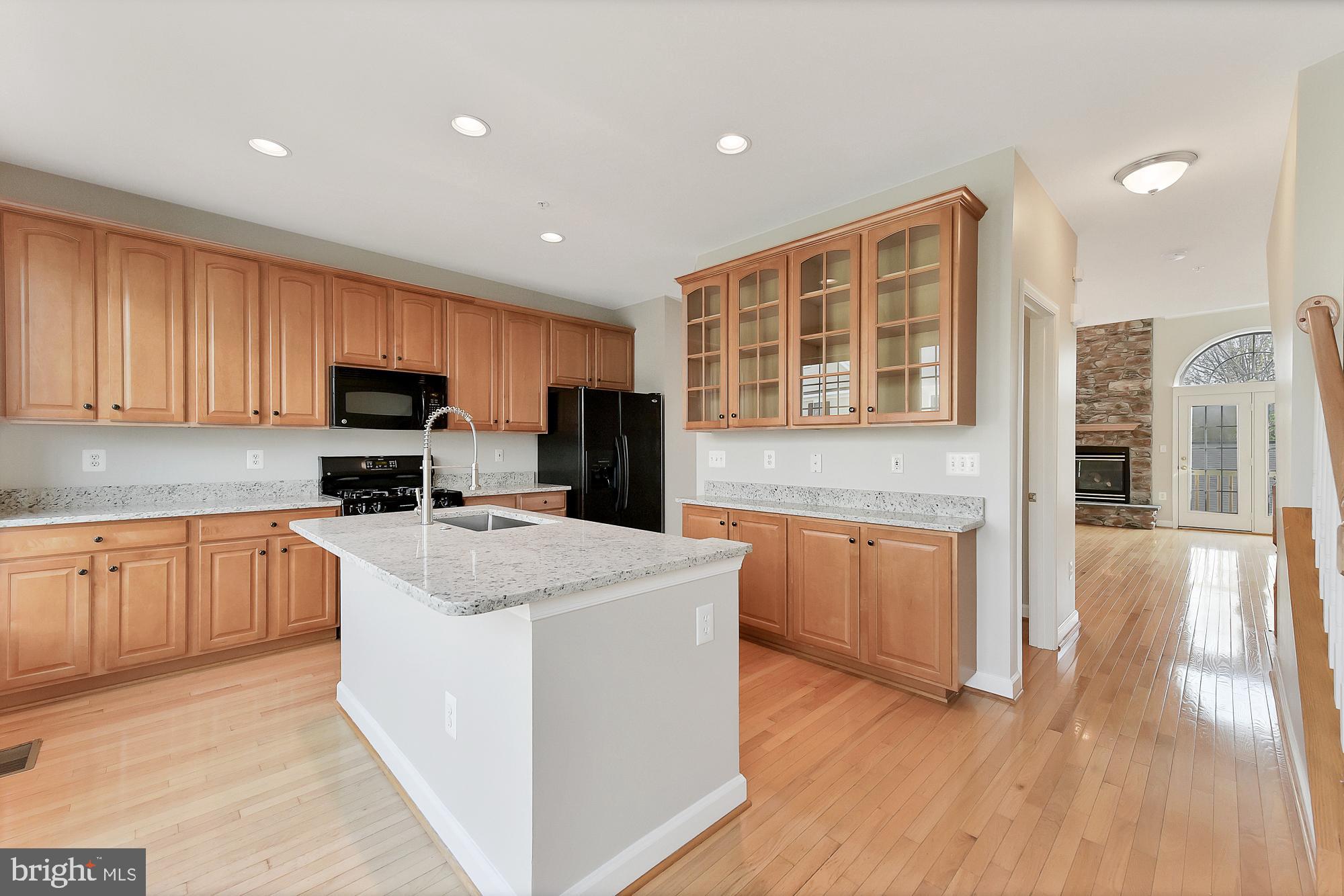 8829 Lew Wallace Road Frederick, MD 21704 - Photo 14 of 55 Updated kitchen with exotic granite