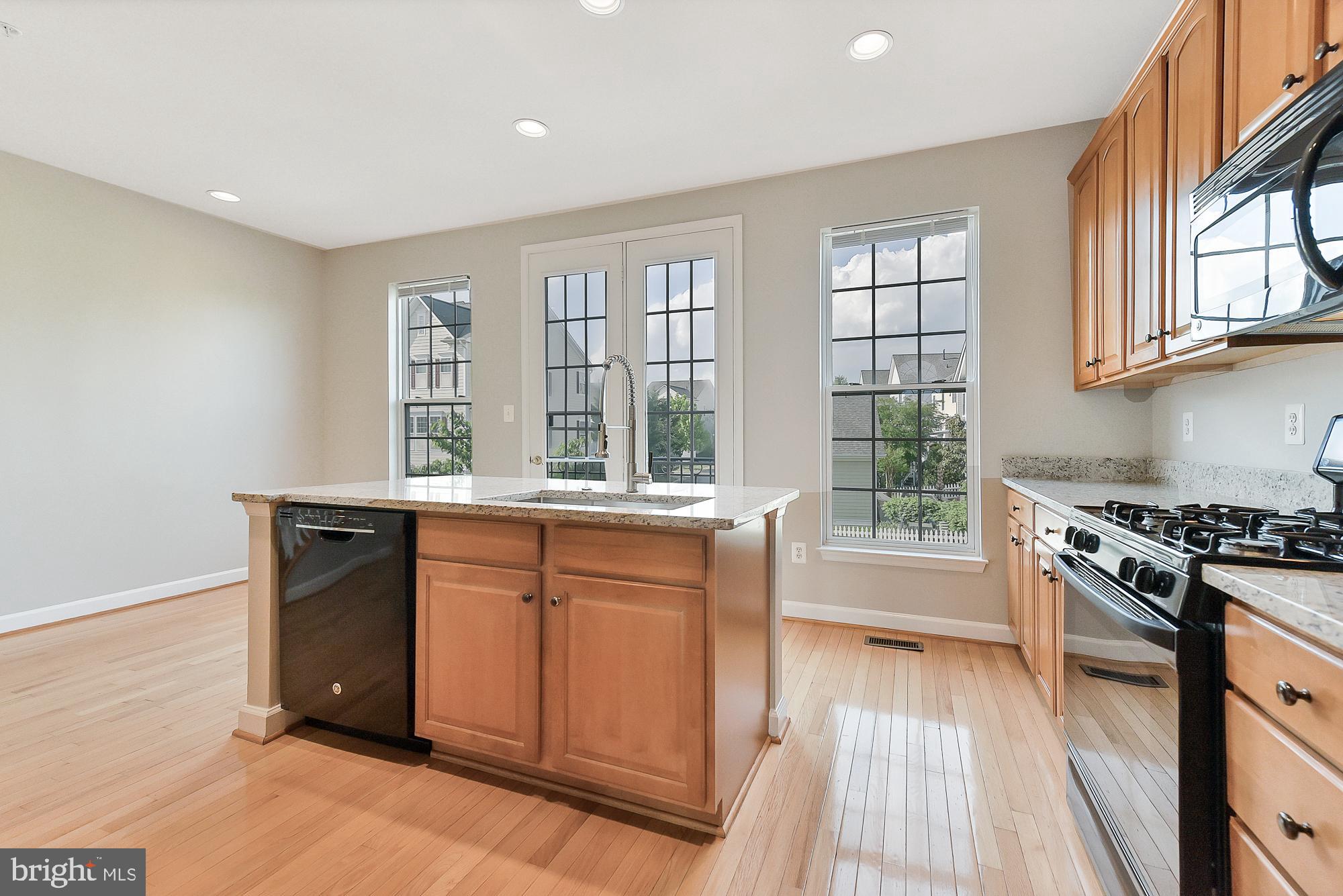 8829 Lew Wallace Road Frederick, MD 21704 - Photo 17 of 55 Updated kitchen with exotic granite
