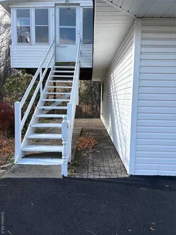 a view of a entryway front of house