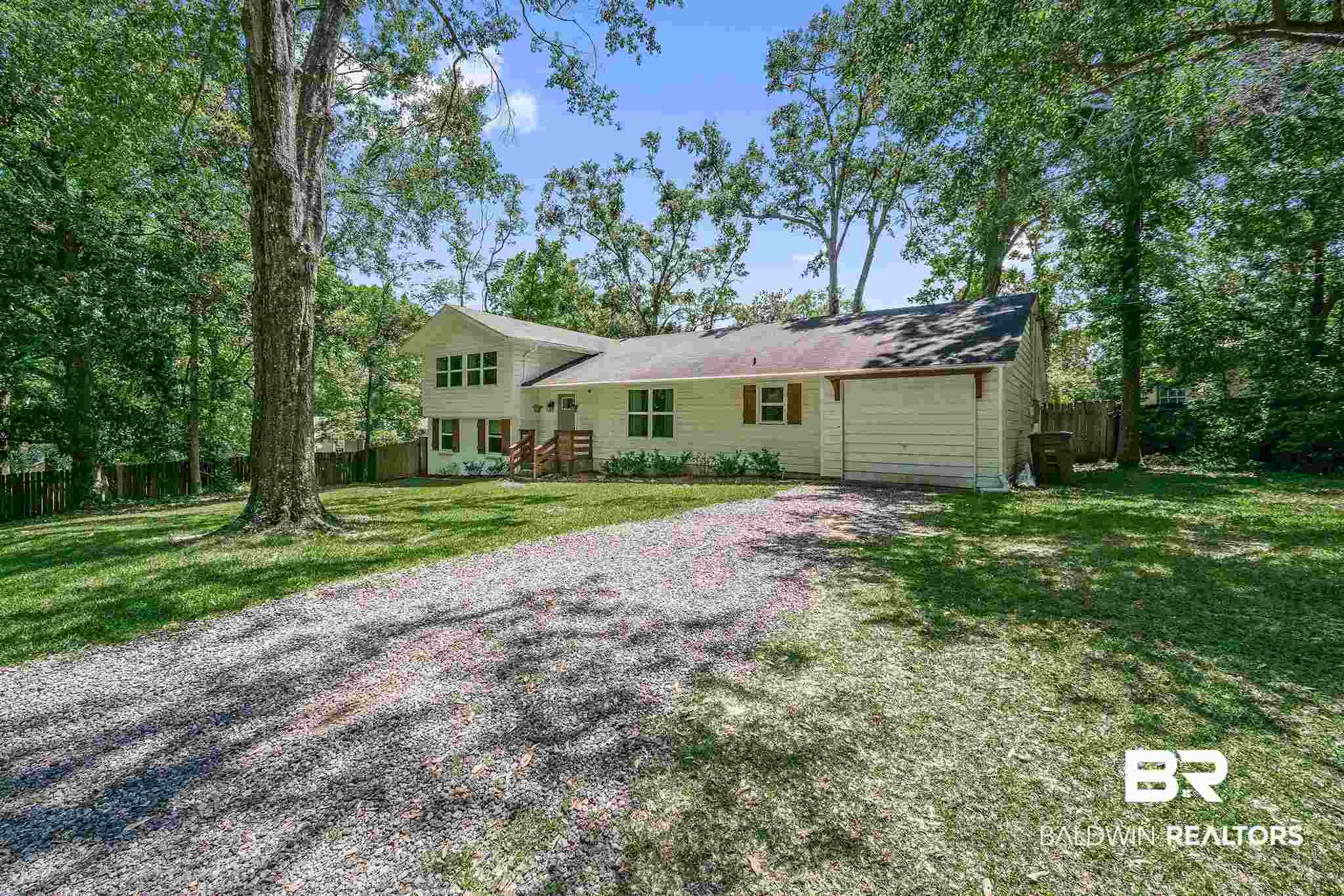 4661 East Pinewood Drive Mobile, AL 36618 - Photo 2 of 28