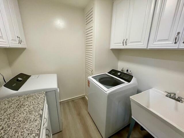 675 Northview Road Santa Barbara, CA 93105 - Photo 5 of 6 a utility room with dryer and washer