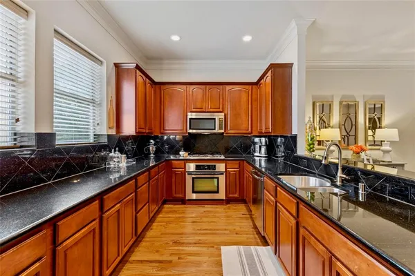 $4,295 | 4304 Holland Avenue, Dallas, TX 75219